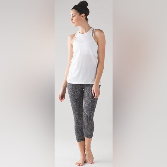 Lululemon Wunder Under Crop (Hi-Rise) (21") Ripple Jacquard Black White 2 EUC - Picture 4 of 5